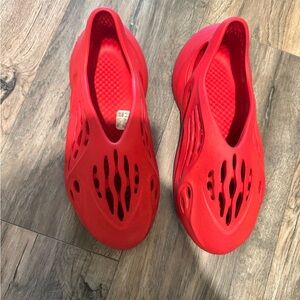 Yeezy Foam Runners Mens size 9